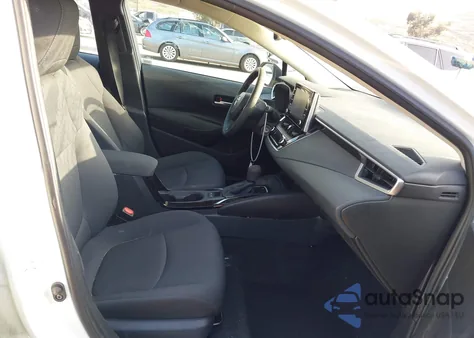 2021 Toyota Corolla Le z USA, uszkodzony, nr VIN 5YFEPMAE1MP195217